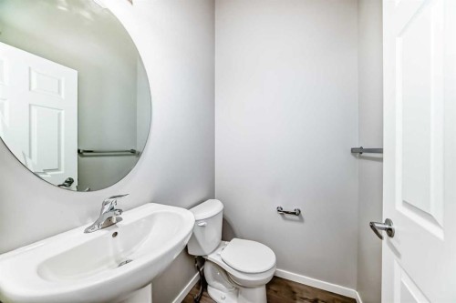 224 Carringham Way Nw, Calgary, AB - Indoor Photo Showing Bathroom