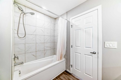 224 Carringham Way Nw, Calgary, AB - Indoor Photo Showing Bathroom