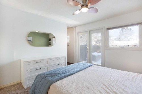 1012 Hunterston Hill Nw, Calgary, AB - Indoor Photo Showing Bedroom