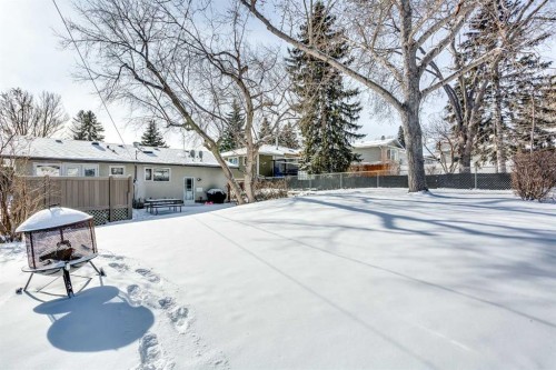 1012 Hunterston Hill Nw, Calgary, AB - Outdoor