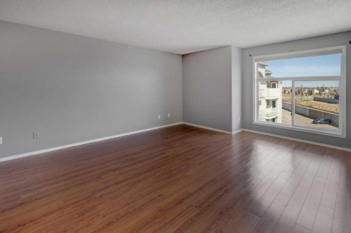 2429-700 Willowbrook Road Nw, Airdrie, AB - Indoor Photo Showing Other Room