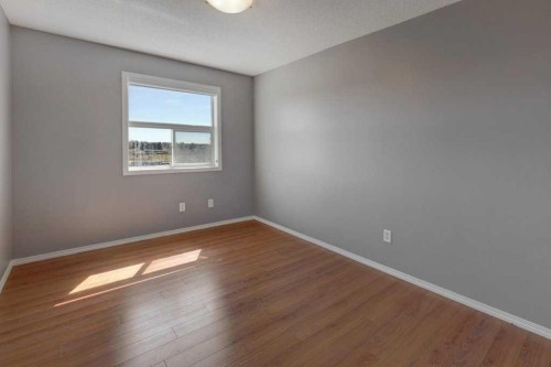 2429-700 Willowbrook Road Nw, Airdrie, AB - Indoor Photo Showing Other Room