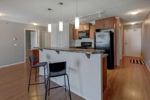 2429-700 Willowbrook Road Nw, Airdrie, AB - Indoor Photo Showing Kitchen