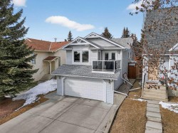 131 Scenic Glen Crescent NW Calgary, AB T3L 1J8