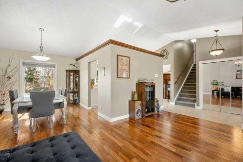 44 Deerbrook Crescent Se, Calgary, AB - Indoor