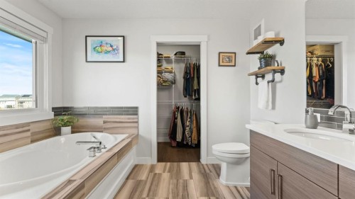 69 Sundown Grove, Cochrane, AB - Indoor Photo Showing Bathroom