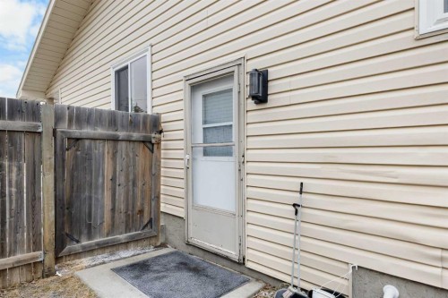 23 Edgedale Road Nw, Calgary, AB - Outdoor With Exterior