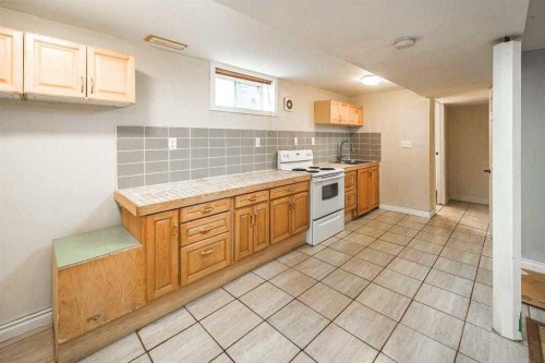 23 Edgedale Road Nw, Calgary, AB - Indoor Photo Showing Kitchen