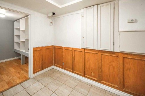 23 Edgedale Road Nw, Calgary, AB - Indoor Photo Showing Other Room