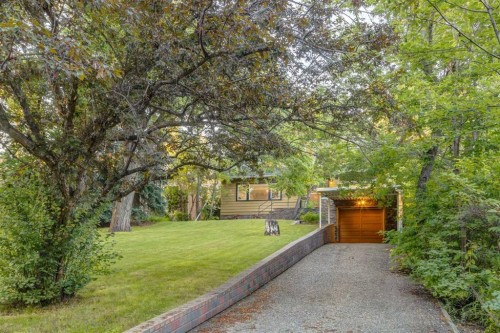 1424 Premier Way Sw, Calgary, AB - Outdoor