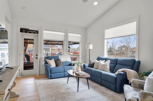 561 Boulder Creek Green Se, Langdon, AB - Indoor Photo Showing Living Room