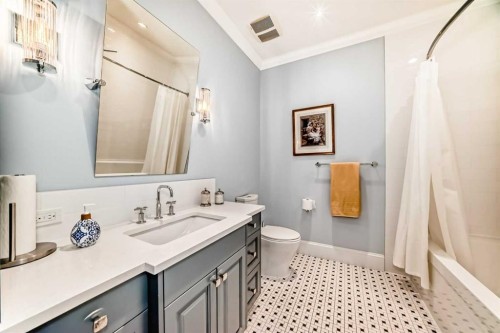 504-211 Quarry Way Se, Calgary, AB - Indoor Photo Showing Bathroom