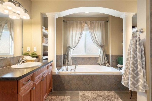 40 Bridleridge Lane Sw, Calgary, AB - Indoor Photo Showing Bathroom