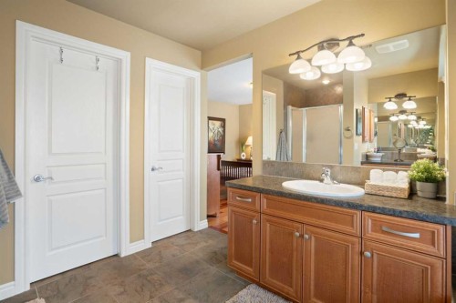 40 Bridleridge Lane Sw, Calgary, AB - Indoor Photo Showing Bathroom