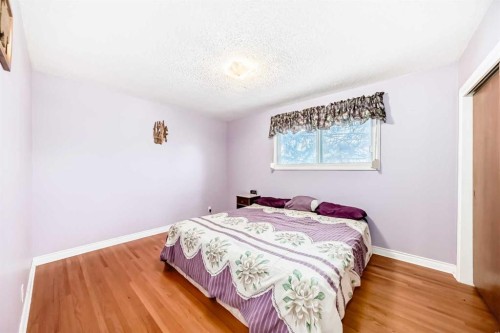 301 Whitney Crescent Se, Calgary, AB - Indoor Photo Showing Bedroom