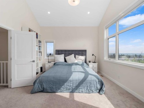 130 Crestridge Common Sw, Calgary, AB - Indoor Photo Showing Bedroom