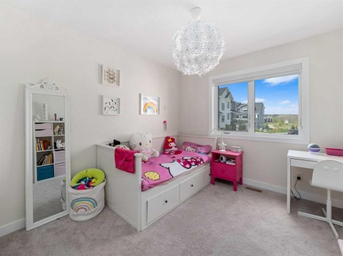 130 Crestridge Common Sw, Calgary, AB - Indoor Photo Showing Bedroom