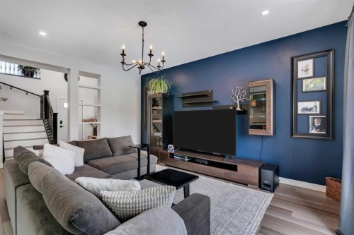 143 Cranfield Circle Se, Calgary, AB - Indoor Photo Showing Living Room