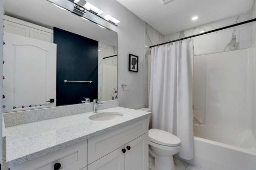 143 Cranfield Circle Se, Calgary, AB - Indoor Photo Showing Bathroom