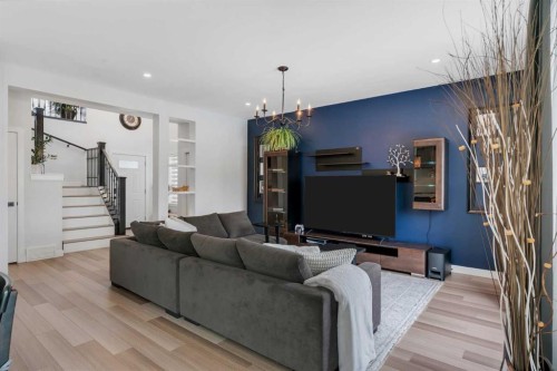 143 Cranfield Circle Se, Calgary, AB - Indoor Photo Showing Living Room
