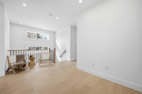 2105 7 Street Ne, Calgary, AB - Indoor Photo Showing Other Room