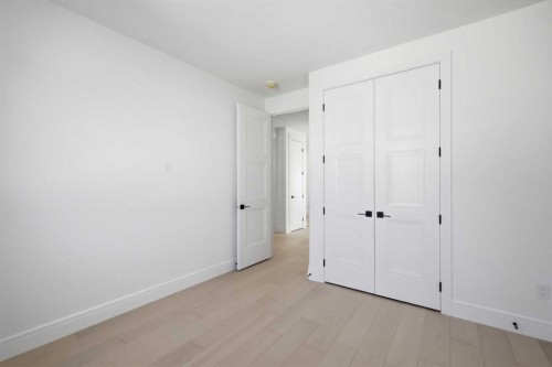 2105 7 Street Ne, Calgary, AB - Indoor Photo Showing Other Room