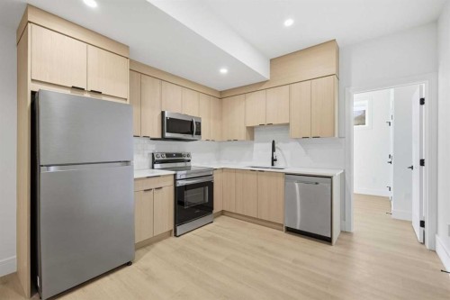2105 7 Street Ne, Calgary, AB - Indoor Photo Showing Kitchen With Stainless Steel Kitchen