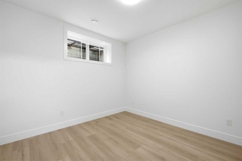 2105 7 Street Ne, Calgary, AB - Indoor Photo Showing Other Room