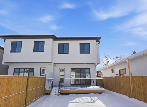 2105 7 Street Ne, Calgary, AB - Outdoor