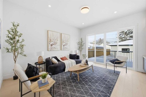 2105 7 Street Ne, Calgary, AB - Indoor Photo Showing Living Room