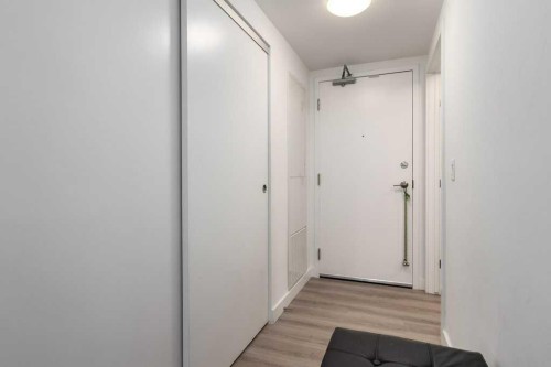 608-123 4 Street Ne, Calgary, AB - Indoor Photo Showing Other Room