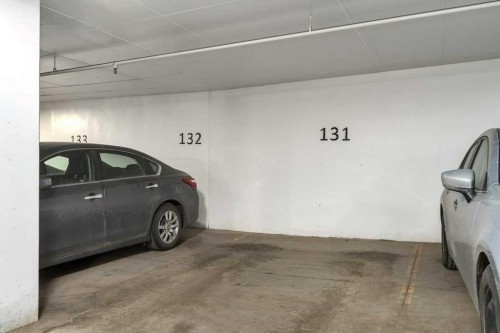 608-123 4 Street Ne, Calgary, AB - Indoor Photo Showing Garage