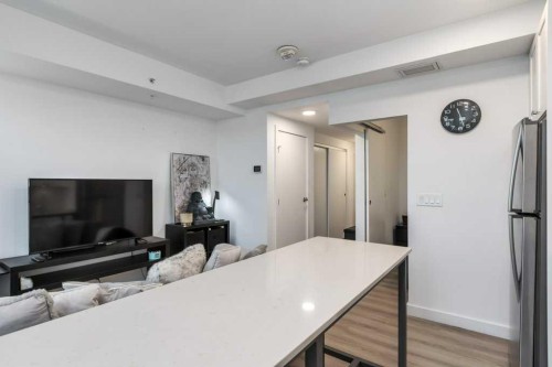 608-123 4 Street Ne, Calgary, AB - Indoor Photo Showing Other Room