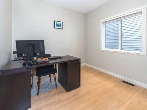 195 Royal Birkdale Crescent Nw, Calgary, AB - Indoor Photo Showing Office
