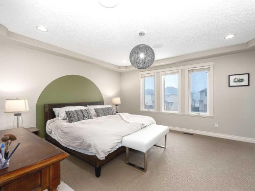 195 Royal Birkdale Crescent Nw, Calgary, AB - Indoor Photo Showing Bedroom