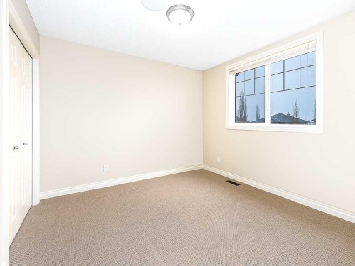 195 Royal Birkdale Crescent Nw, Calgary, AB - Indoor Photo Showing Other Room