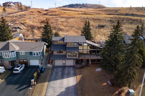 516 Fourth Avenue NORTH Cochrane, AB T4C 1E5