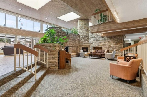 302-2425 90 Avenue Sw, Calgary, AB - Indoor Photo Showing Other Room