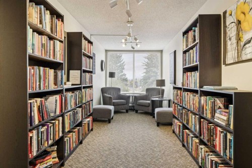 302-2425 90 Avenue Sw, Calgary, AB - Indoor Photo Showing Other Room