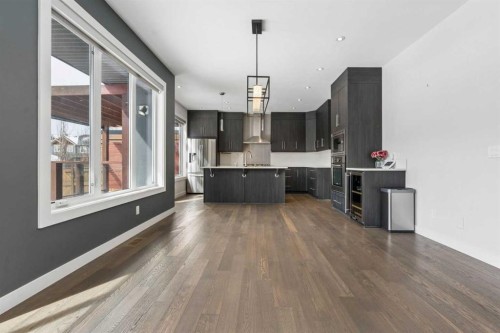120 Aspen Dale Way Sw, Calgary, AB - Indoor Photo Showing Kitchen