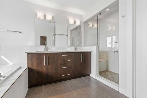 120 Aspen Dale Way Sw, Calgary, AB - Indoor Photo Showing Bathroom