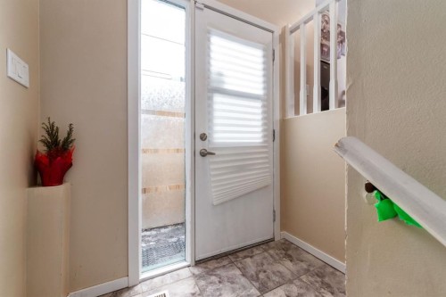 3 Woodglen Crescent Sw, Calgary, AB - Indoor Photo Showing Other Room