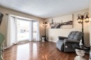 3 Woodglen Crescent Sw, Calgary, AB  - Indoor Photo Showing Living Room 