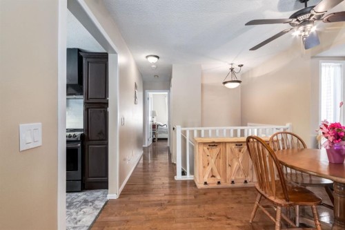 3 Woodglen Crescent Sw, Calgary, AB - Indoor Photo Showing Dining Room
