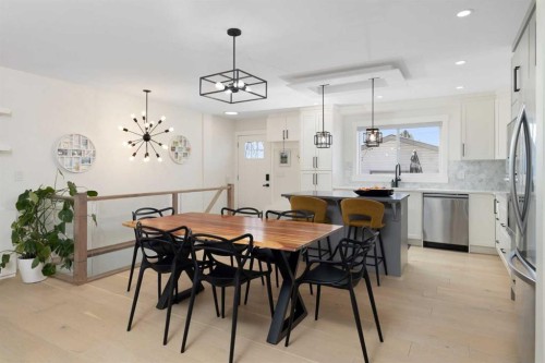 523 Athlone Road Se, Calgary, AB - Indoor Photo Showing Other Room