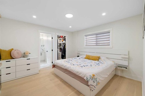523 Athlone Road Se, Calgary, AB - Indoor Photo Showing Bedroom
