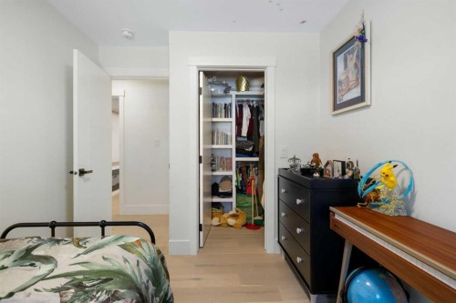 523 Athlone Road Se, Calgary, AB - Indoor