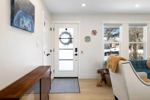 523 Athlone Road Se, Calgary, AB - Indoor Photo Showing Other Room