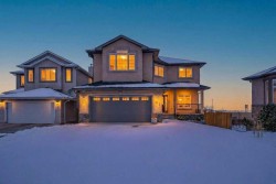 171 East Lakeview Court EASTChestermere, AB T1X 1W2