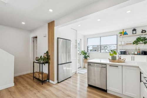1414 Ranchlands Road Nw, Calgary, AB - Indoor Photo Showing Kitchen